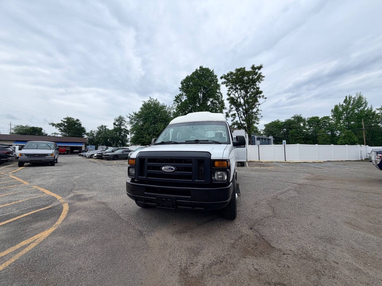 Used 2014 Ford E-350 - photo 6
