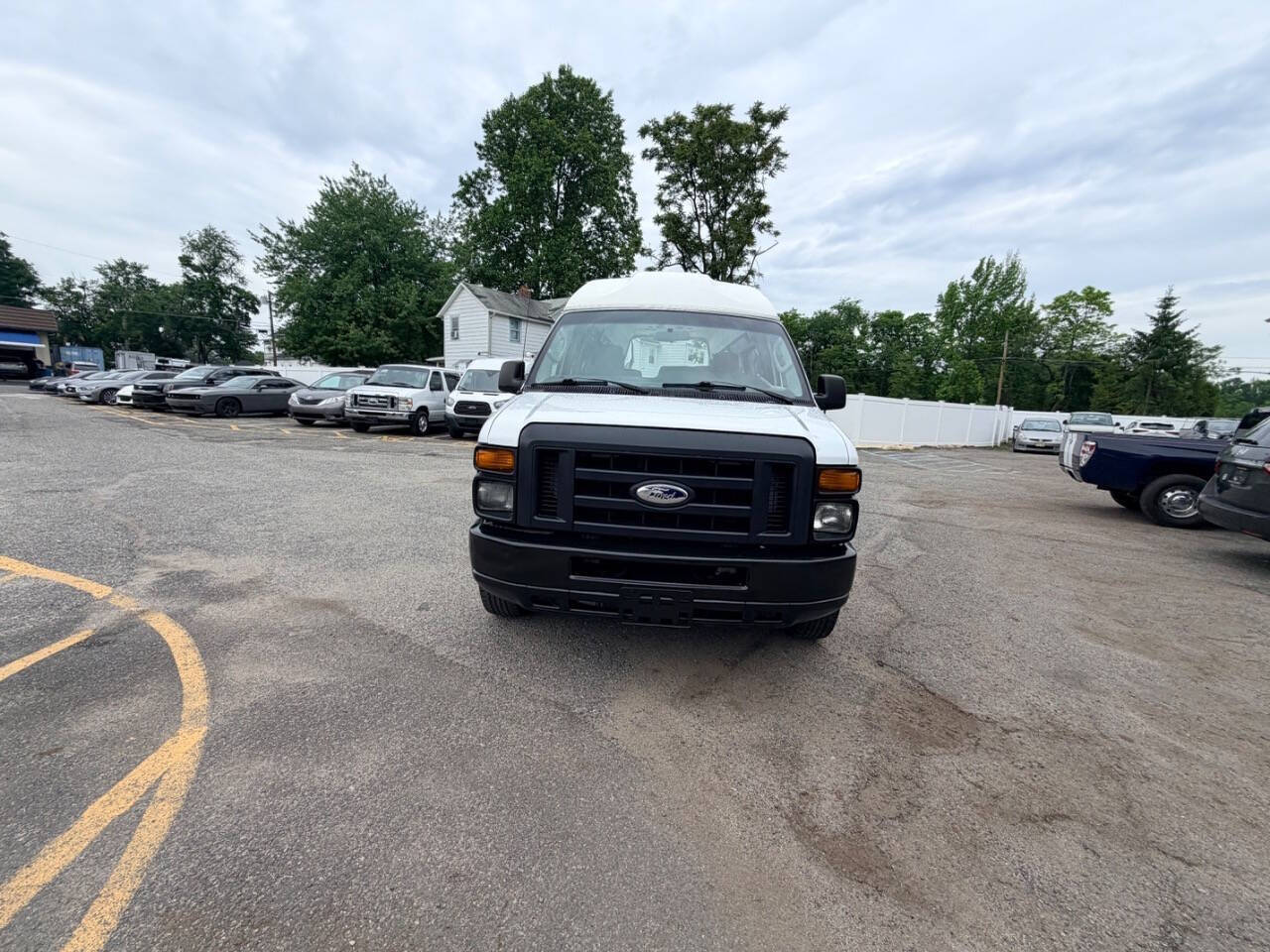 Used 2014 Ford E-350 - photo 32