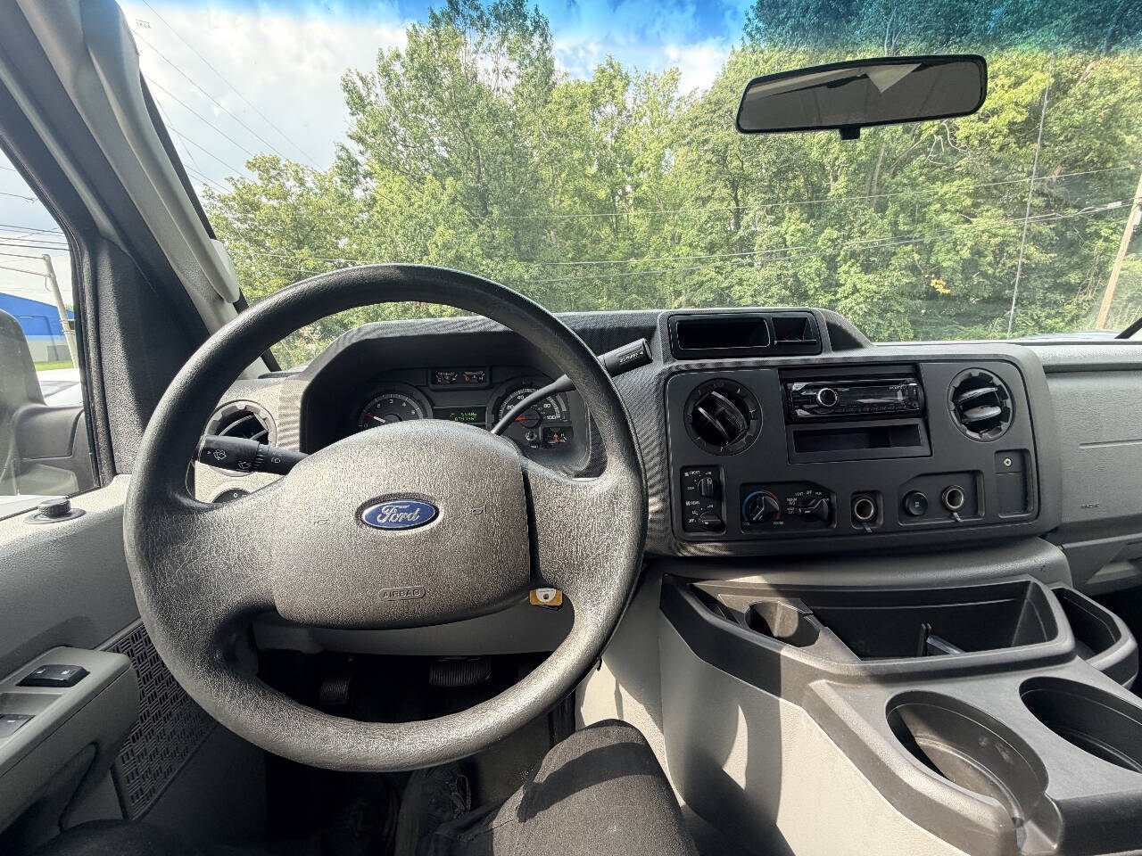 Used 2014 Ford E-350 - photo 7
