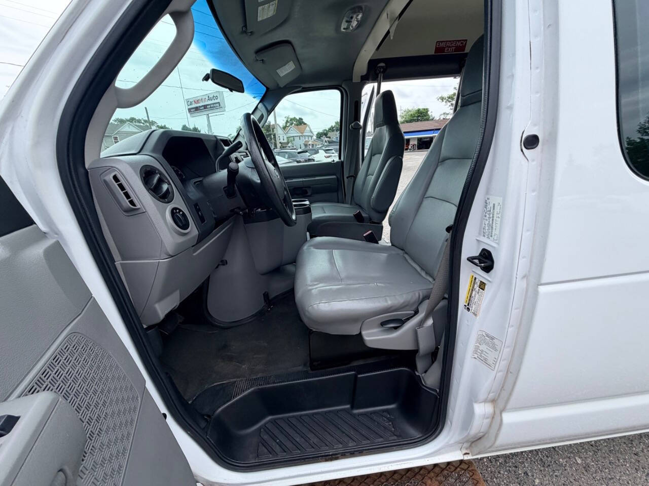 Used 2014 Ford E-350 - photo 42