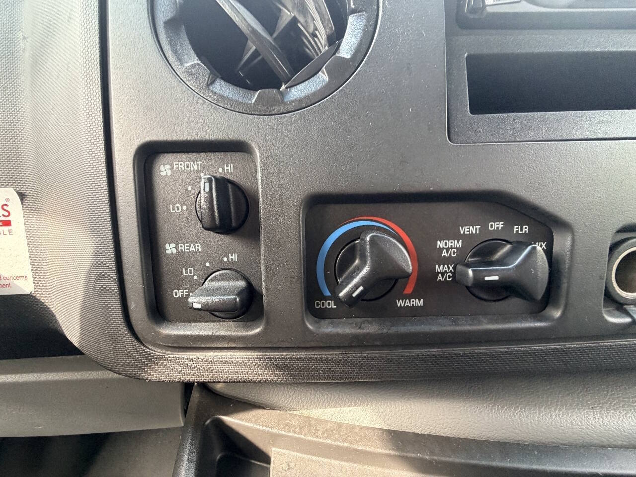 Used 2014 Ford E-350 - photo 9