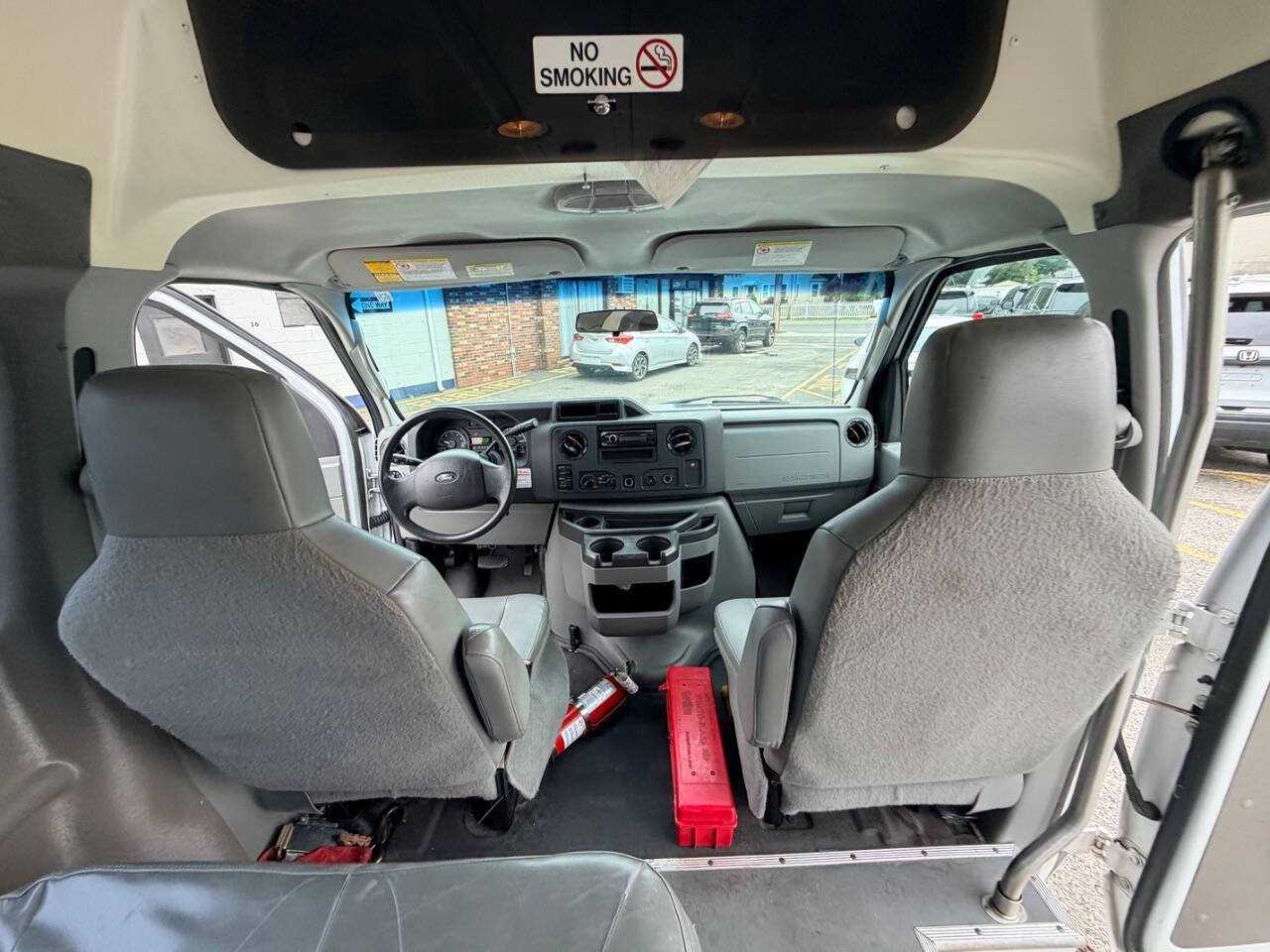 Used 2014 Ford E-350 - photo 55