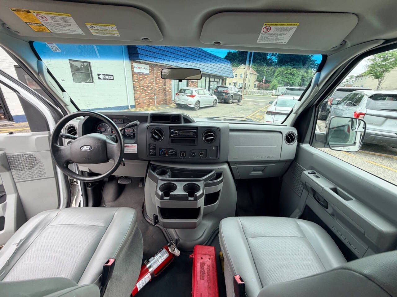 Used 2014 Ford E-350 - photo 57