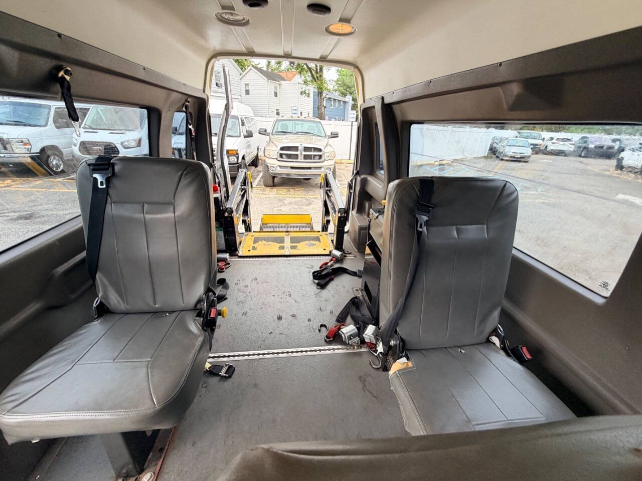 Used 2014 Ford E-350 - photo 67