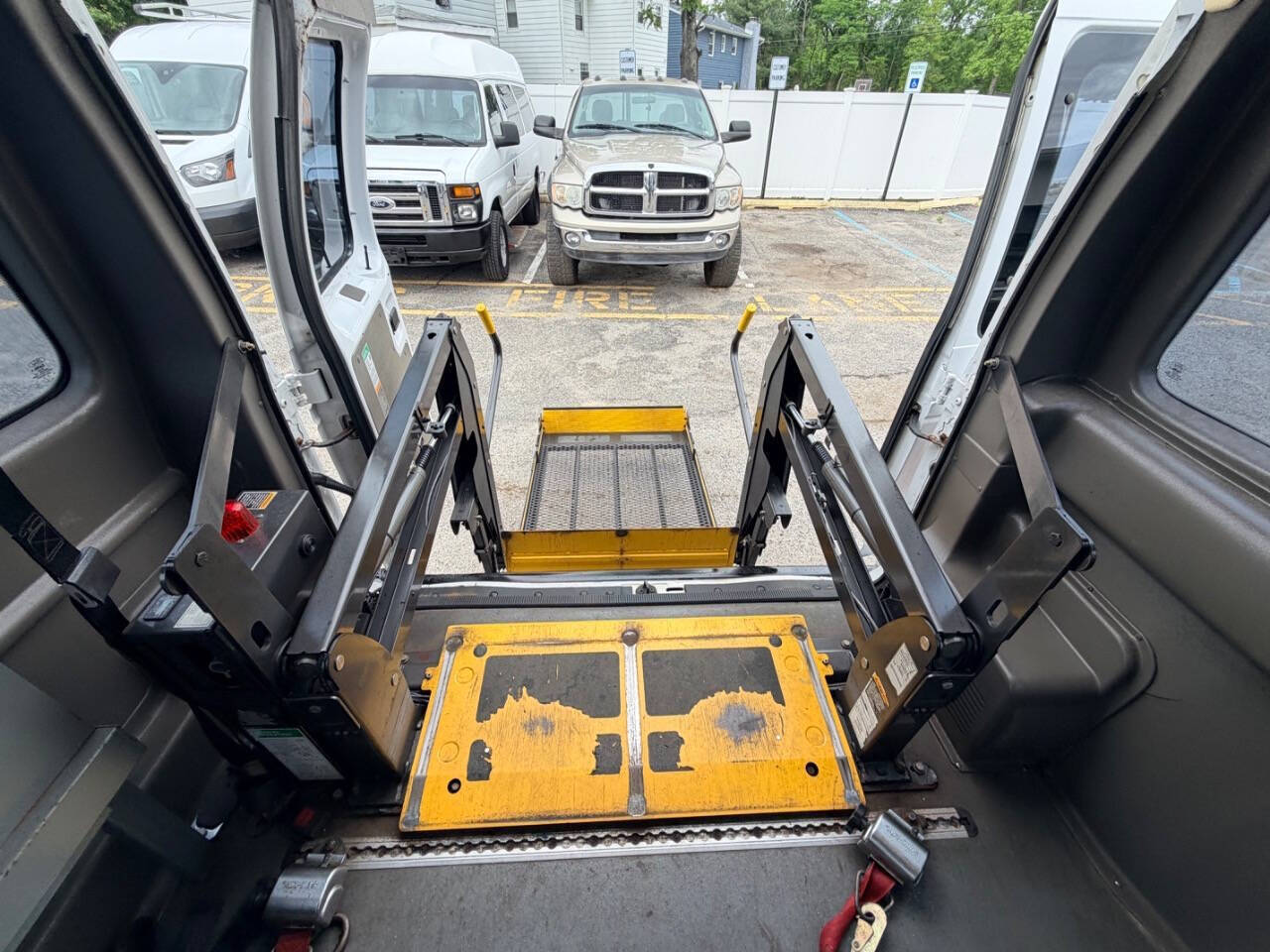 Used 2014 Ford E-350 - photo 71