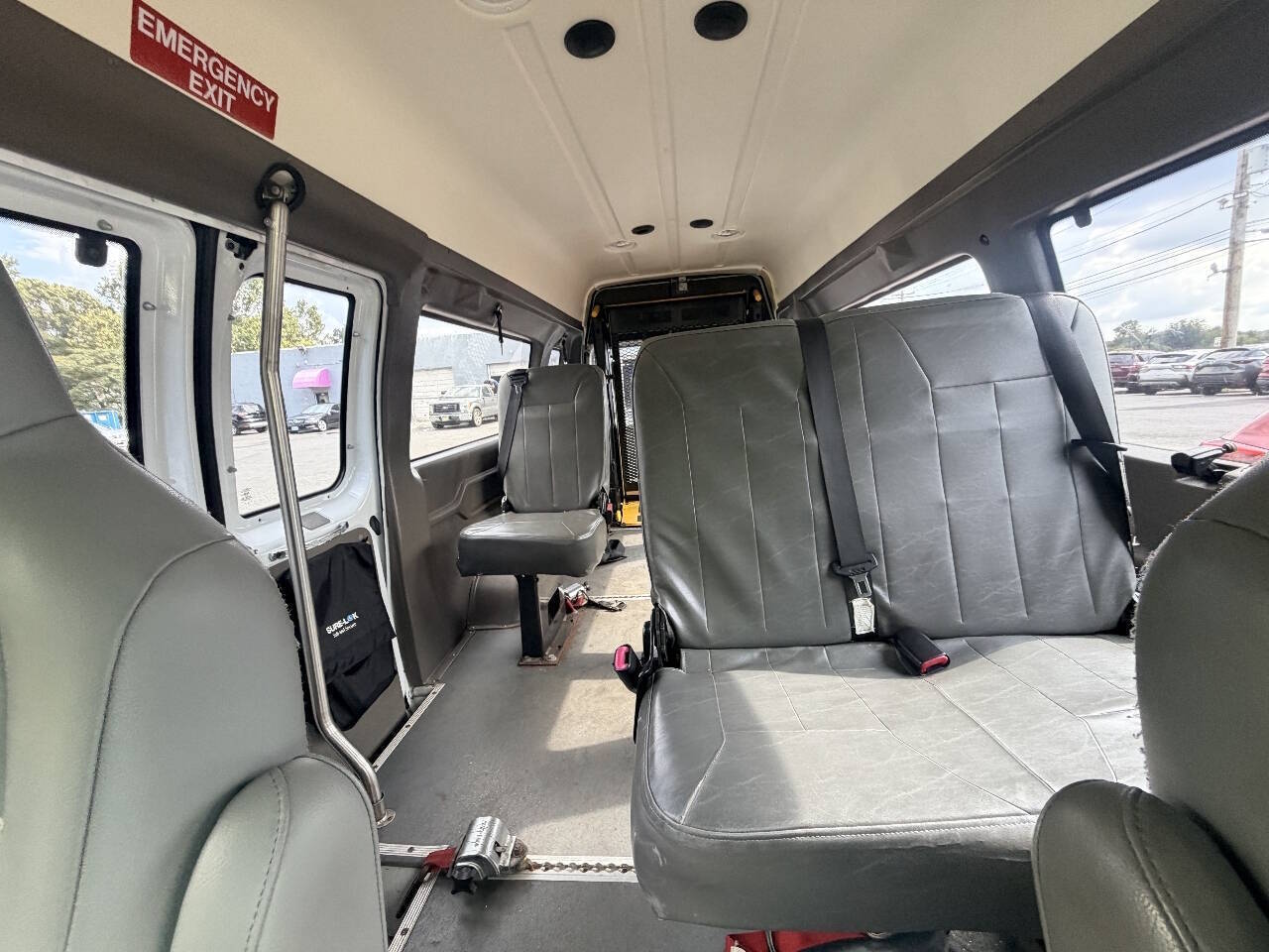 Used 2014 Ford E-350 - photo 13