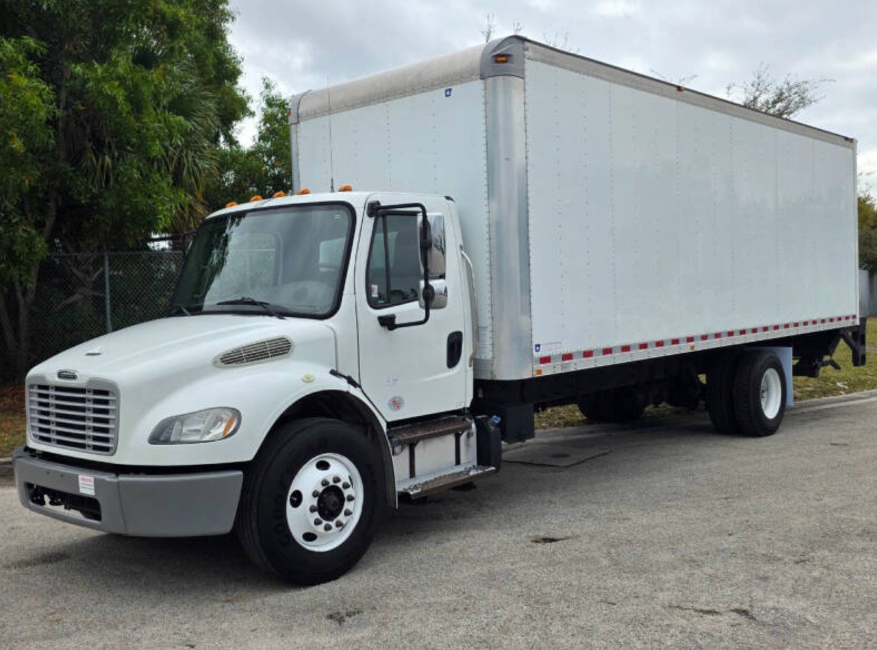 Used 2016 Freightliner M2 106 - photo 1