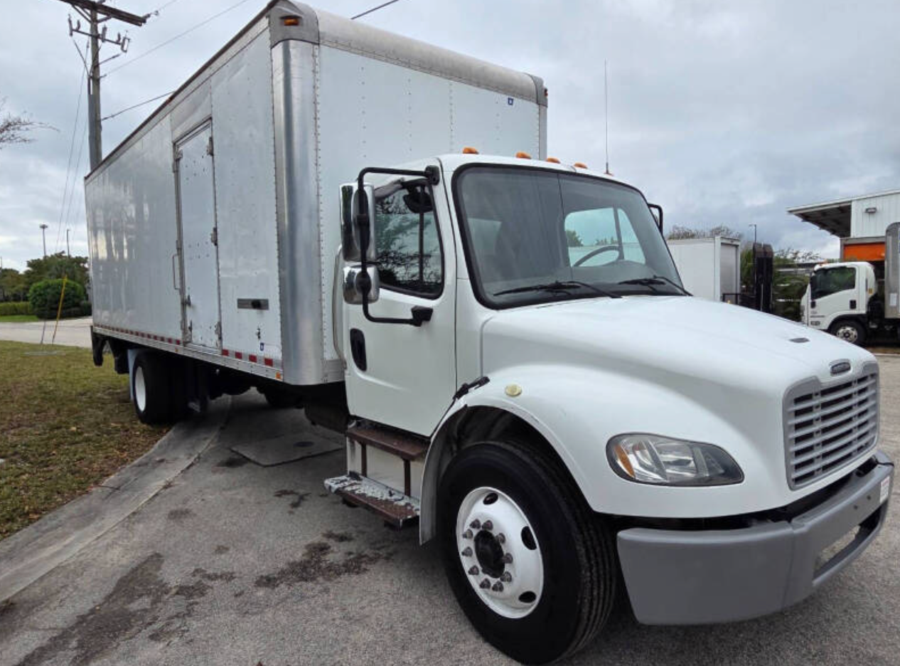 Used 2016 Freightliner M2 106 - photo 5