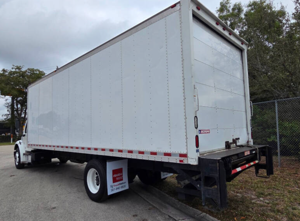 Used 2016 Freightliner M2 106 - photo 2
