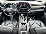 Used 2022 Toyota Highlander XLE for sale #15554P - photo 19