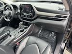 Used 2022 Toyota Highlander XLE for sale #15554P - photo 28