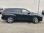 Used 2022 Toyota Highlander XLE for sale #15554P - photo 4