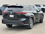 Used 2022 Toyota Highlander XLE for sale #15554P - photo 2