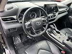 Used 2022 Toyota Highlander XLE for sale #15554P - photo 9