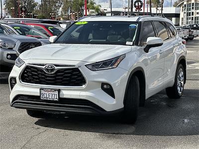 Used 2022 Toyota Highlander Limited for sale #15924T - photo 1
