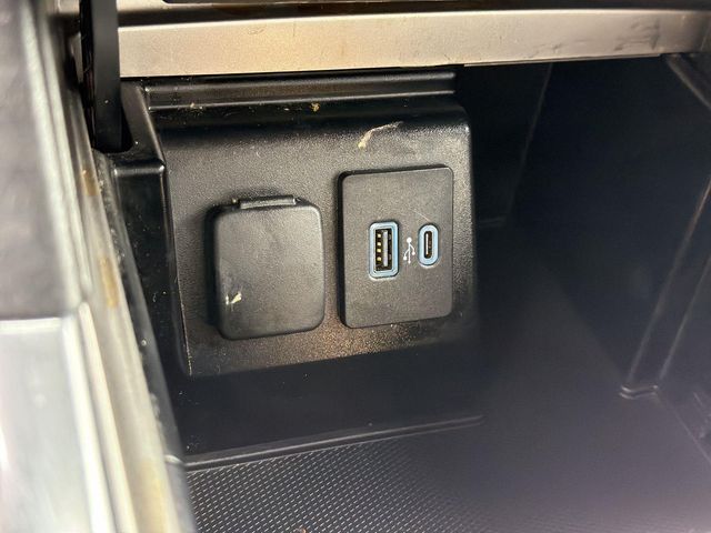 Used 2020 Ford Explorer - photo 31