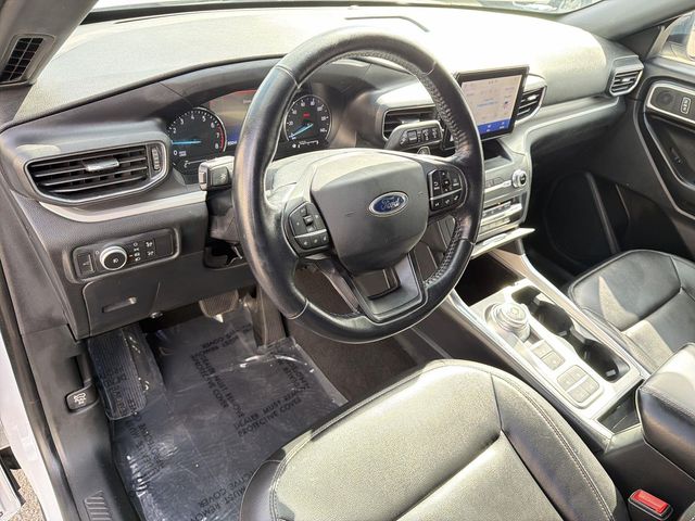 Used 2020 Ford Explorer - photo 2