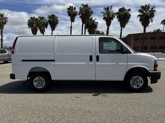 New 2026 GMC Savana 2500 - photo 5