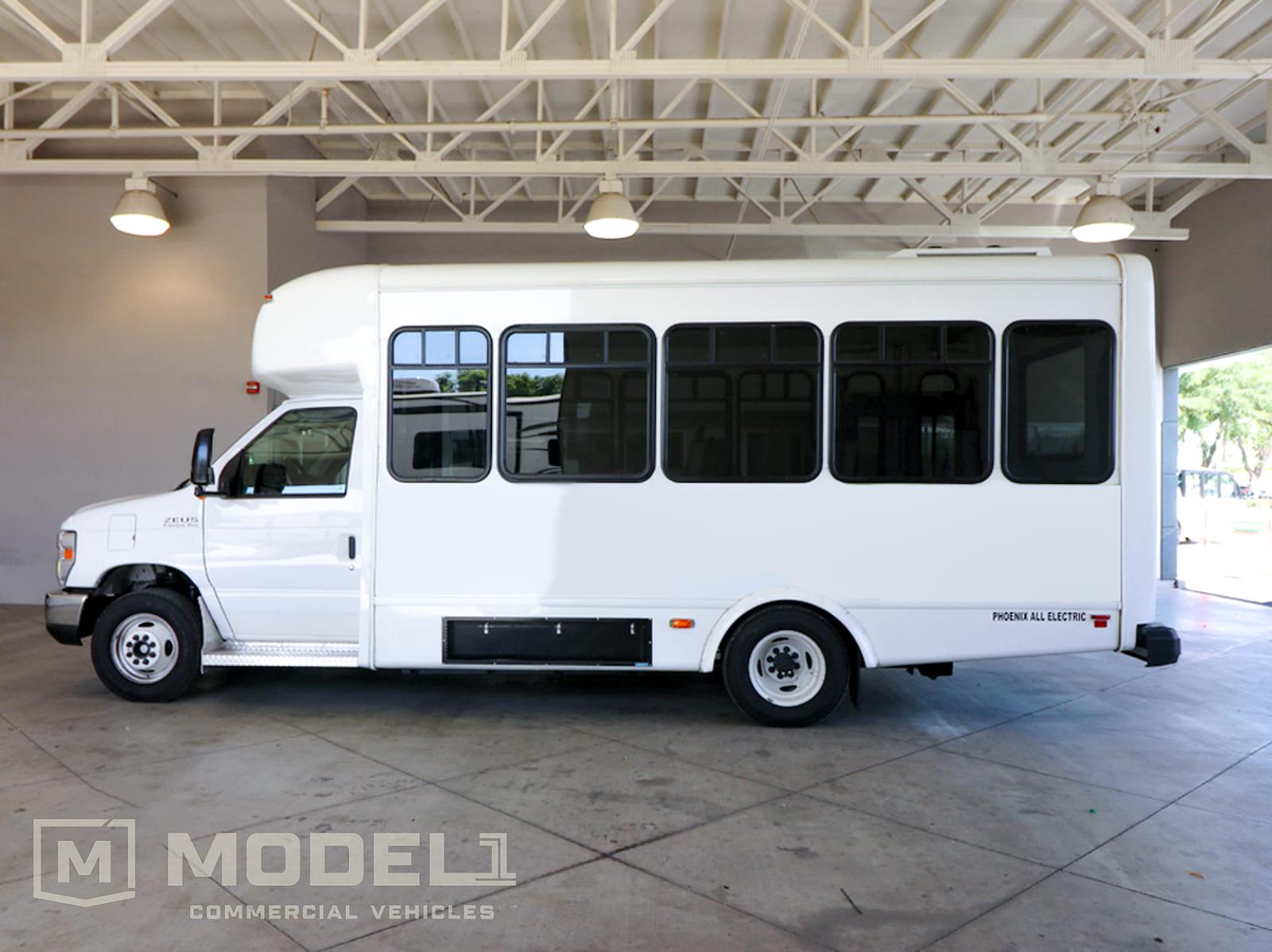 Used 2017 Ford E-450 - photo 10