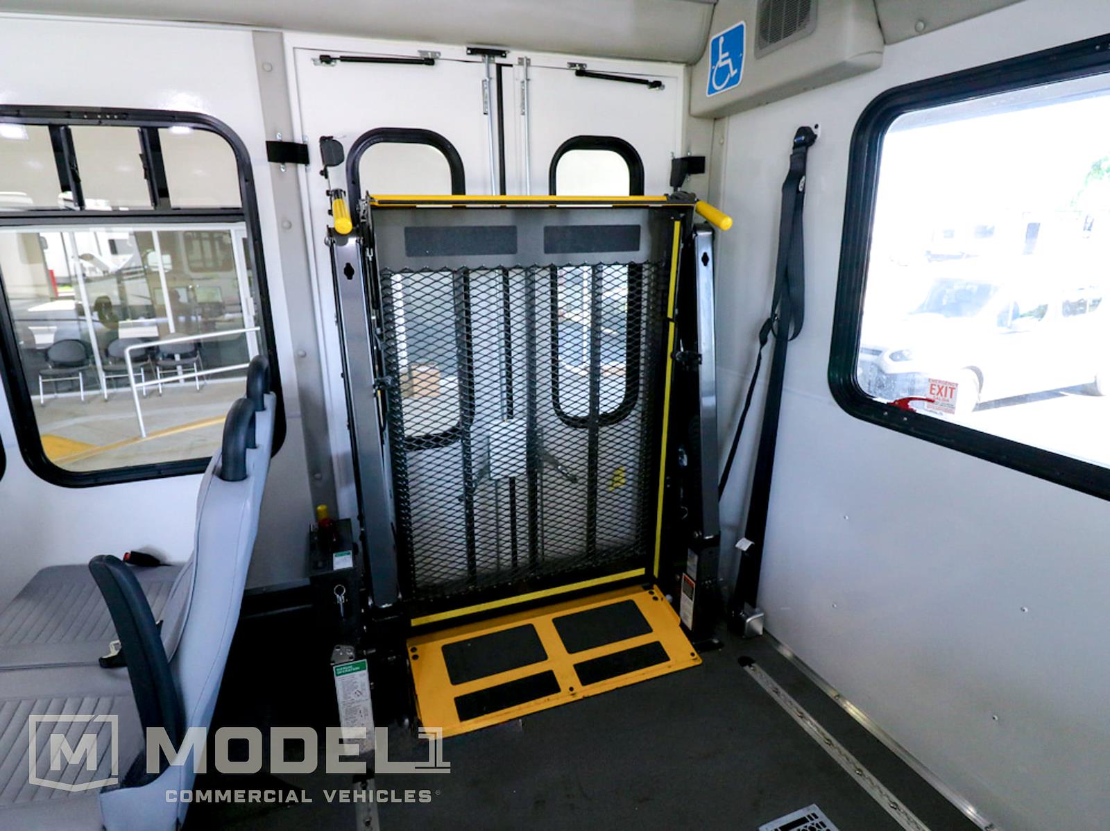 Used 2017 Ford E-450 - photo 16