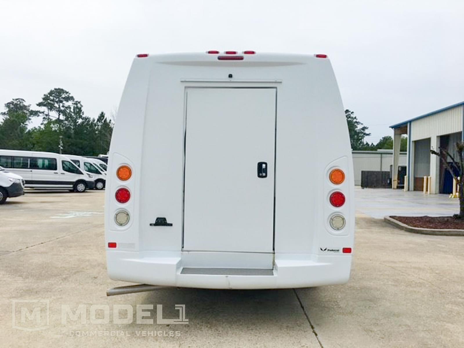 Used 2017 Ford E-450 - photo 9