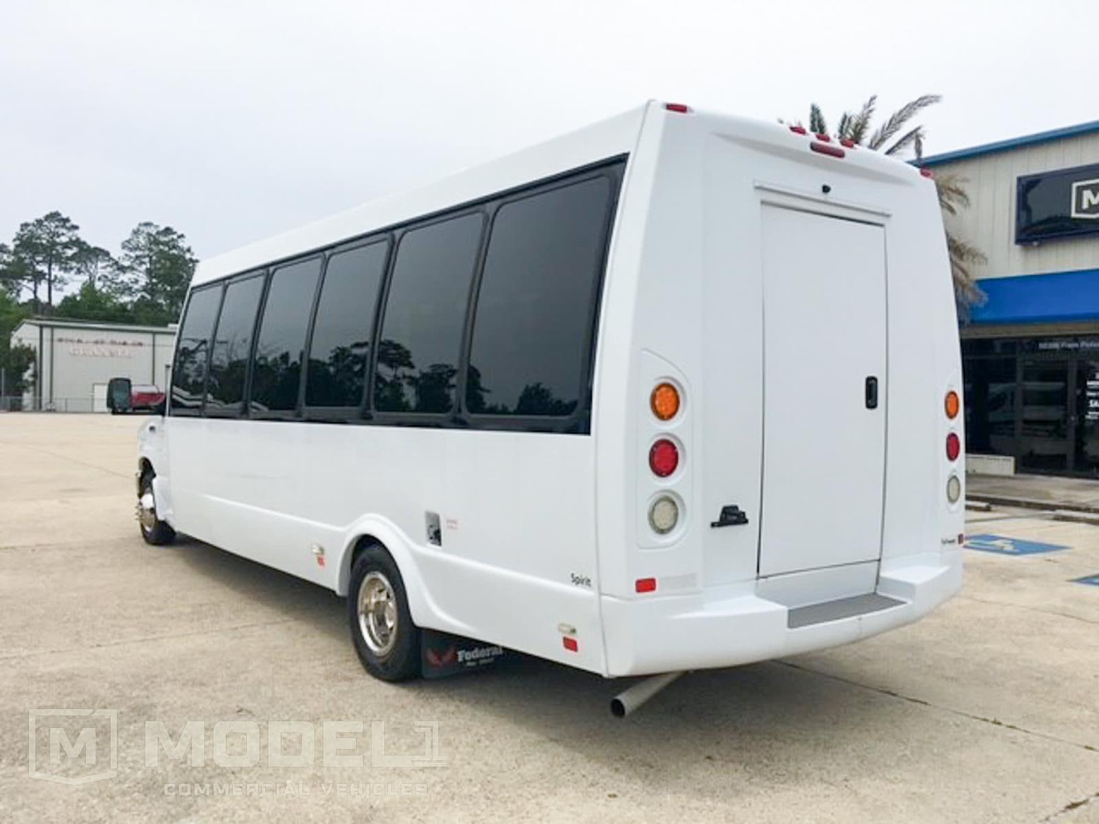 Used 2017 Ford E-450 - photo 10