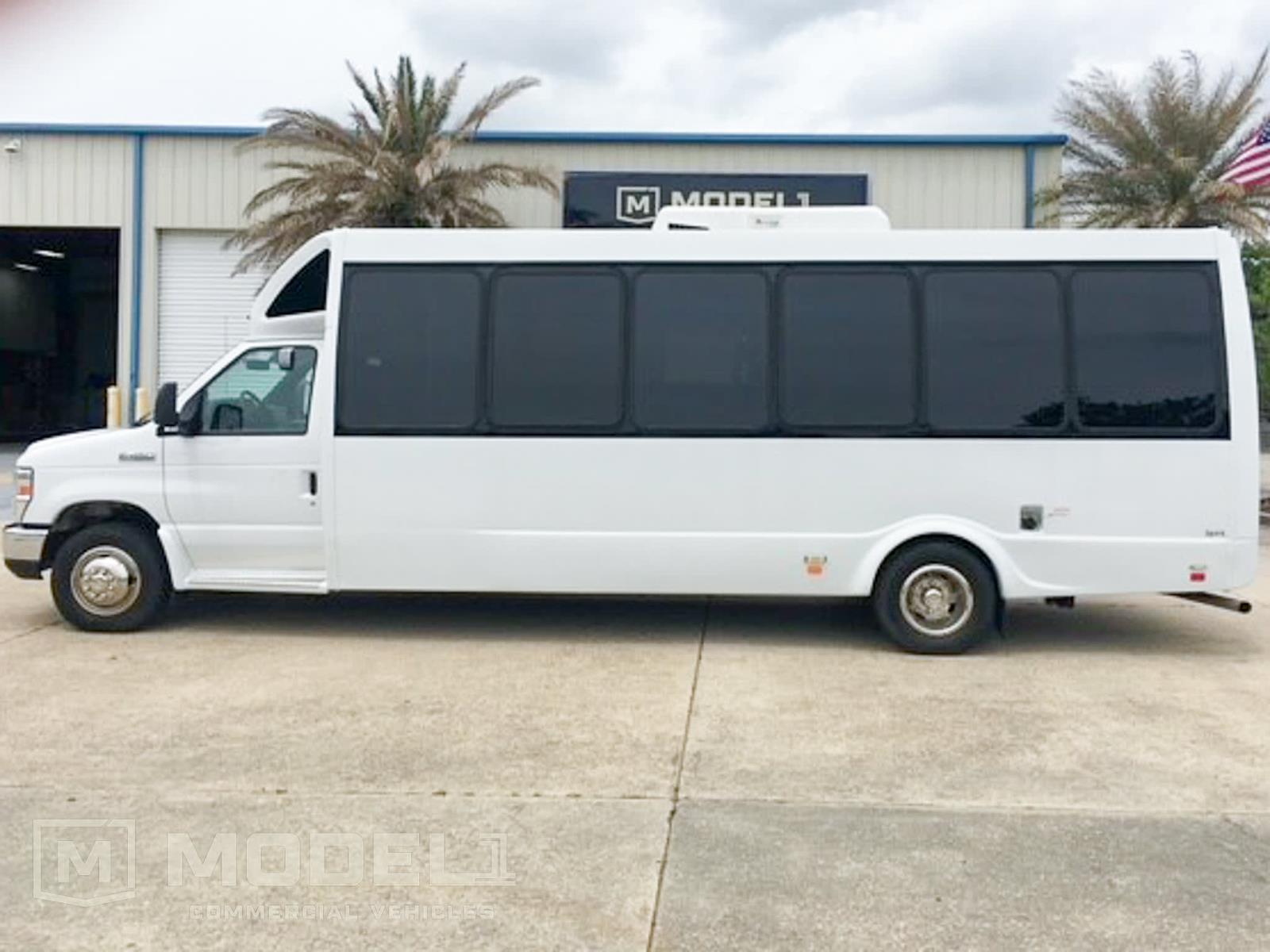 Used 2017 Ford E-450 - photo 11