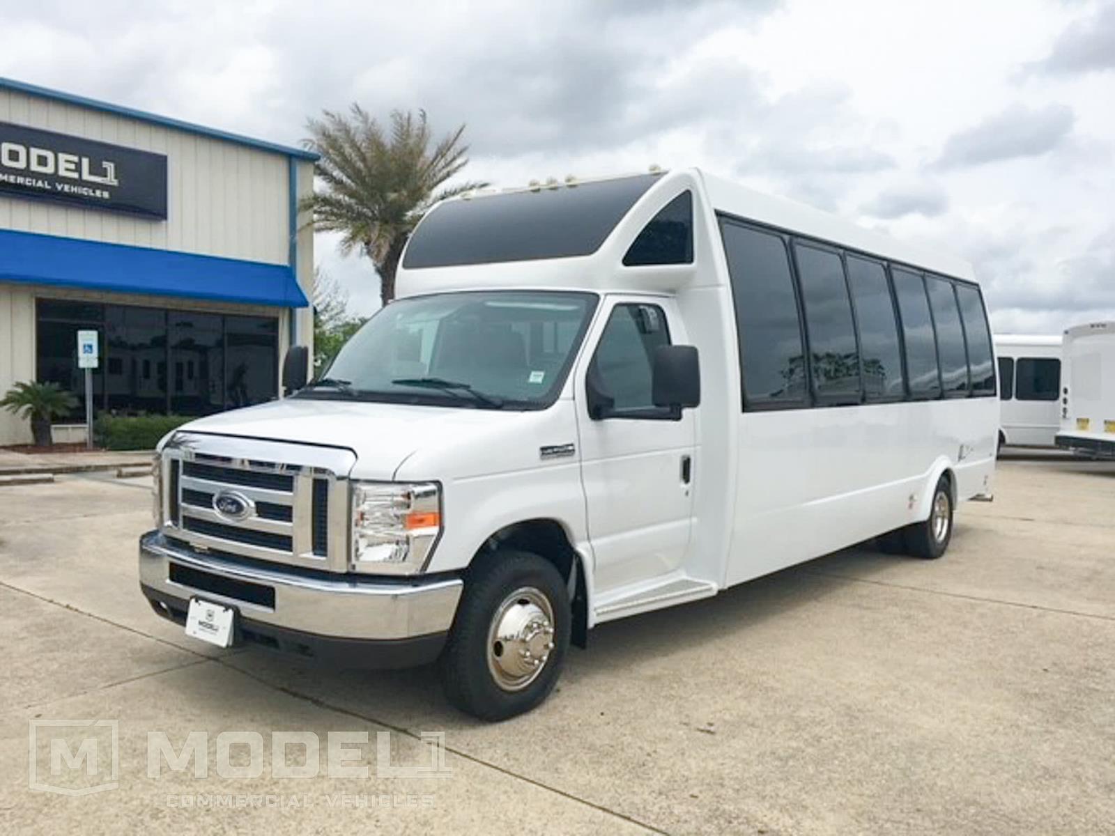 Used 2017 Ford E-450 - photo 12