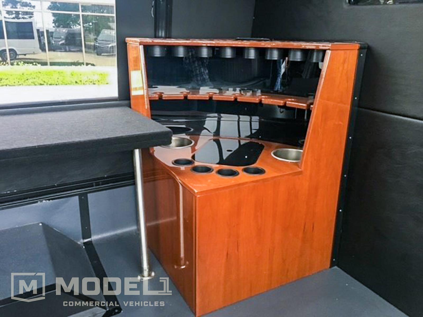 Used 2017 Ford E-450 - photo 16