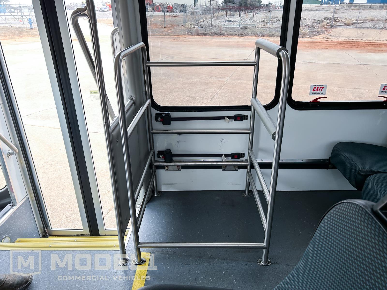 Used 2017 Ford E-450 - photo 15