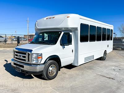 Used 2019 Ford E-450 - photo 1
