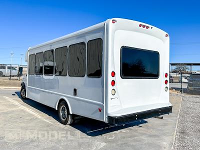 Used 2019 Ford E-450 - photo 1