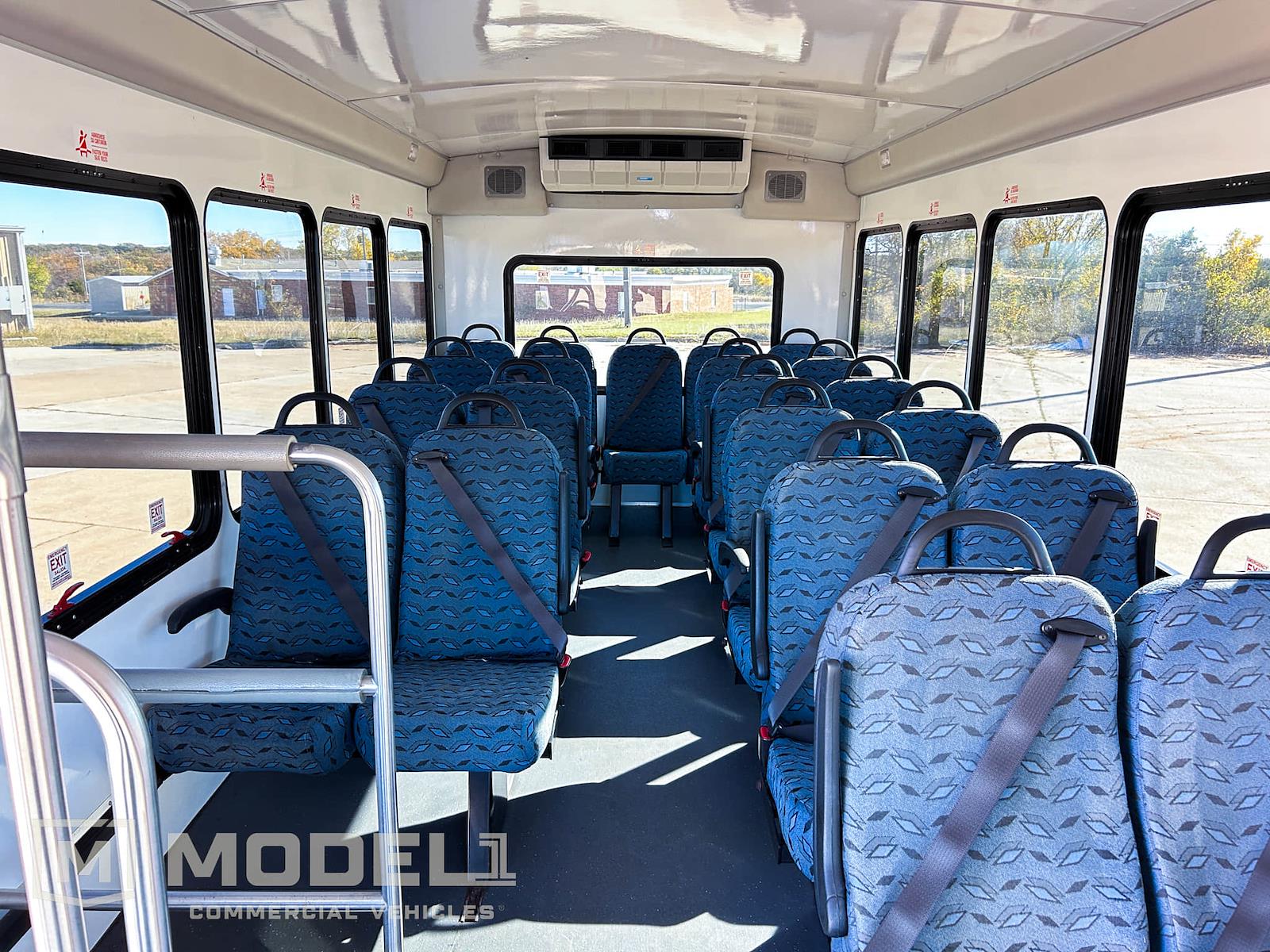 Used 2019 Ford E-450 - photo 13