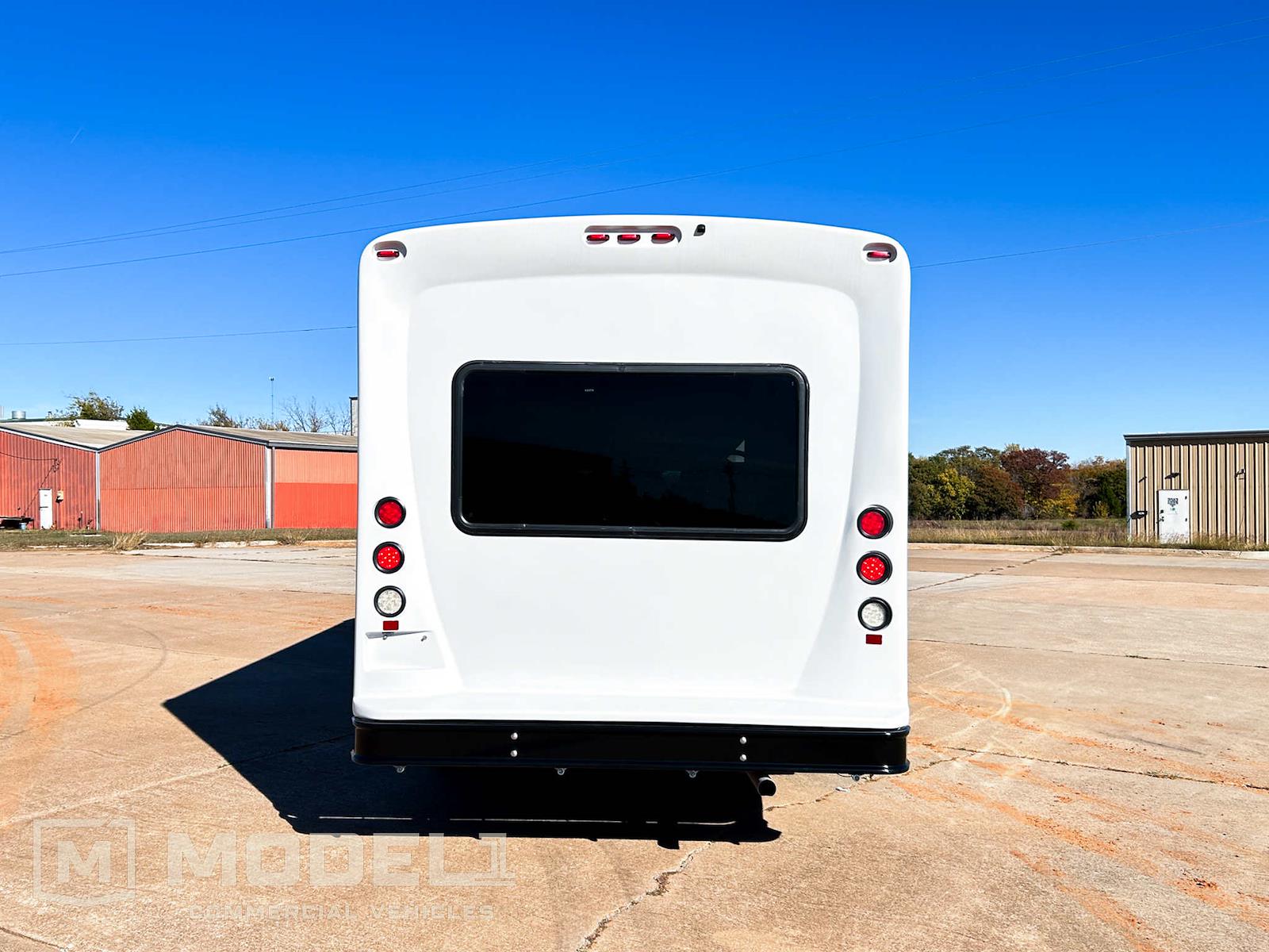 Used 2019 Ford E-450 - photo 6