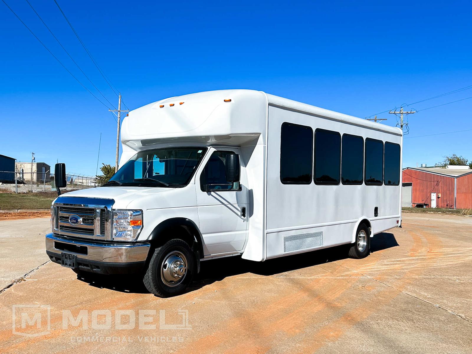 Used 2019 Ford E-450 - photo 9