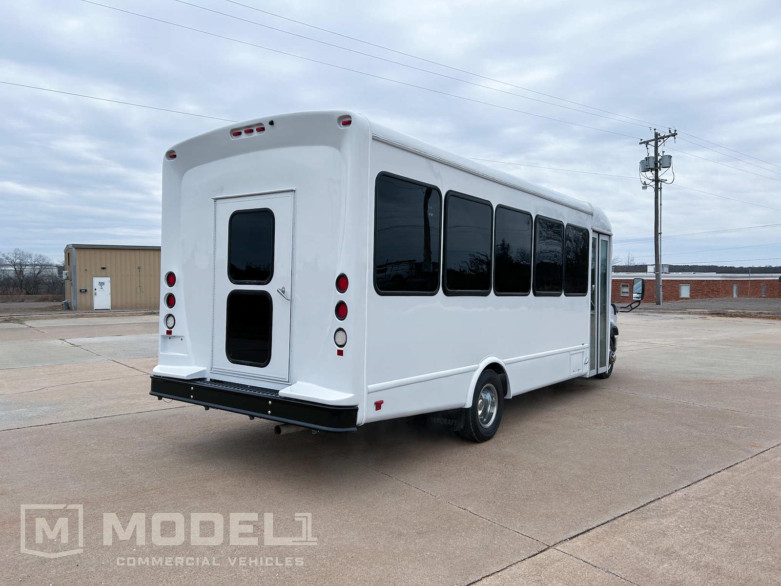 Used 2019 Ford E-450 - photo 2