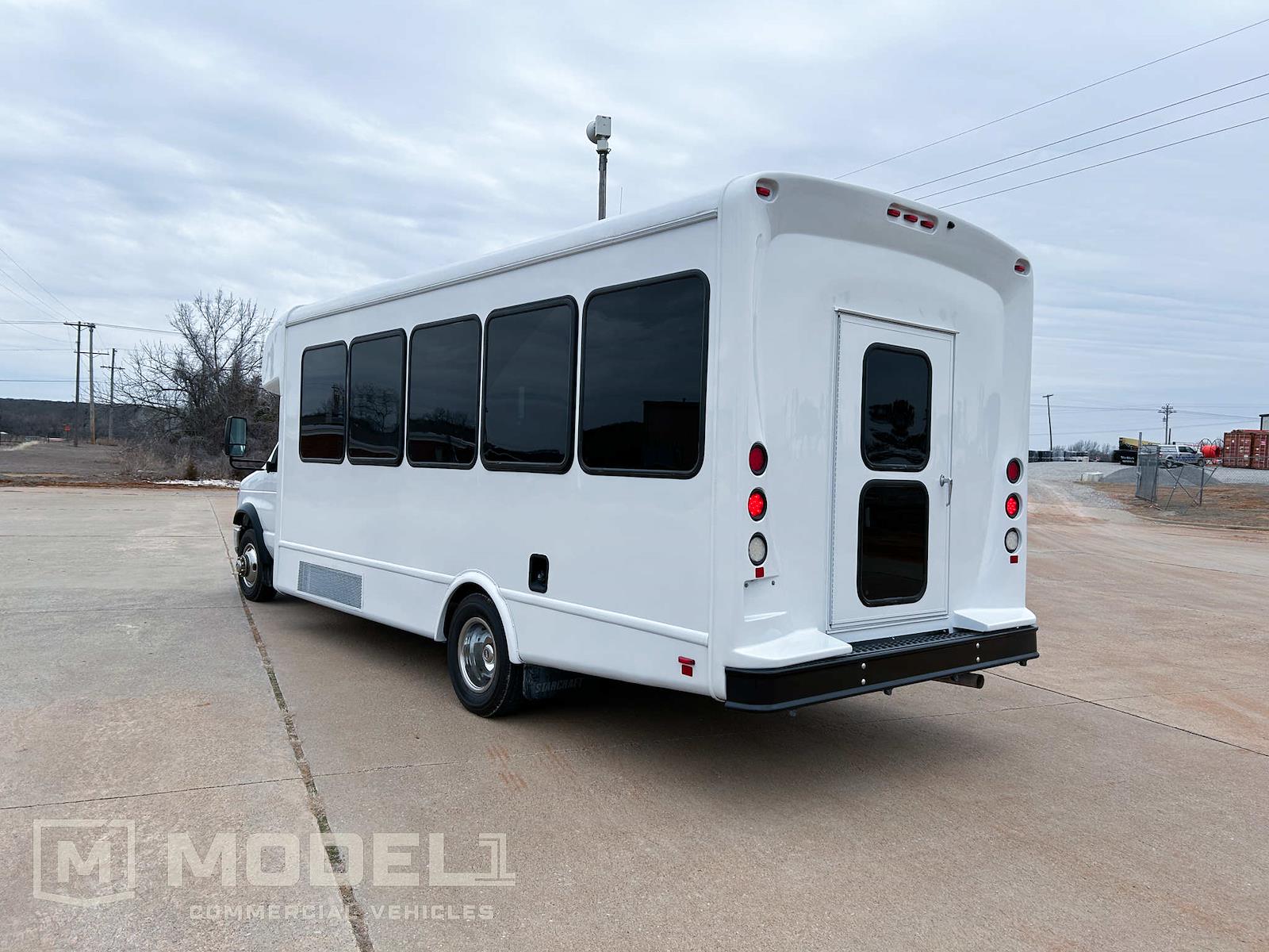 Used 2019 Ford E-450 - photo 10