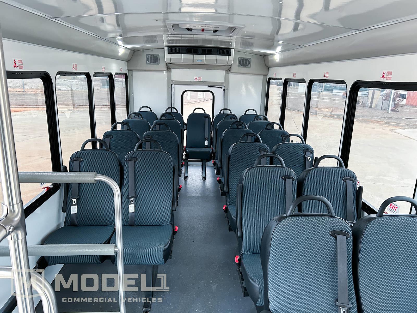 Used 2019 Ford E-450 - photo 6