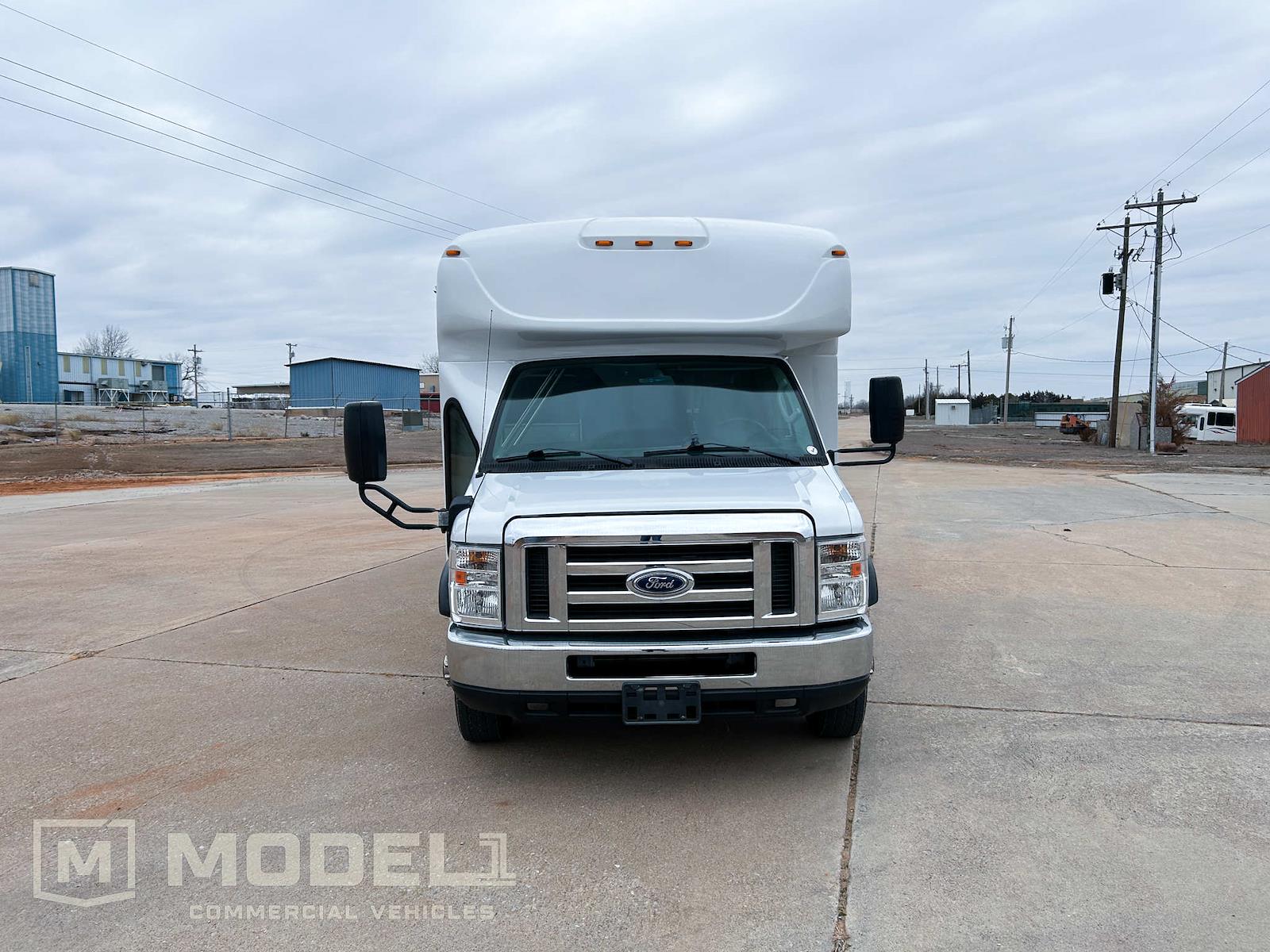 Used 2019 Ford E-450 - photo 13