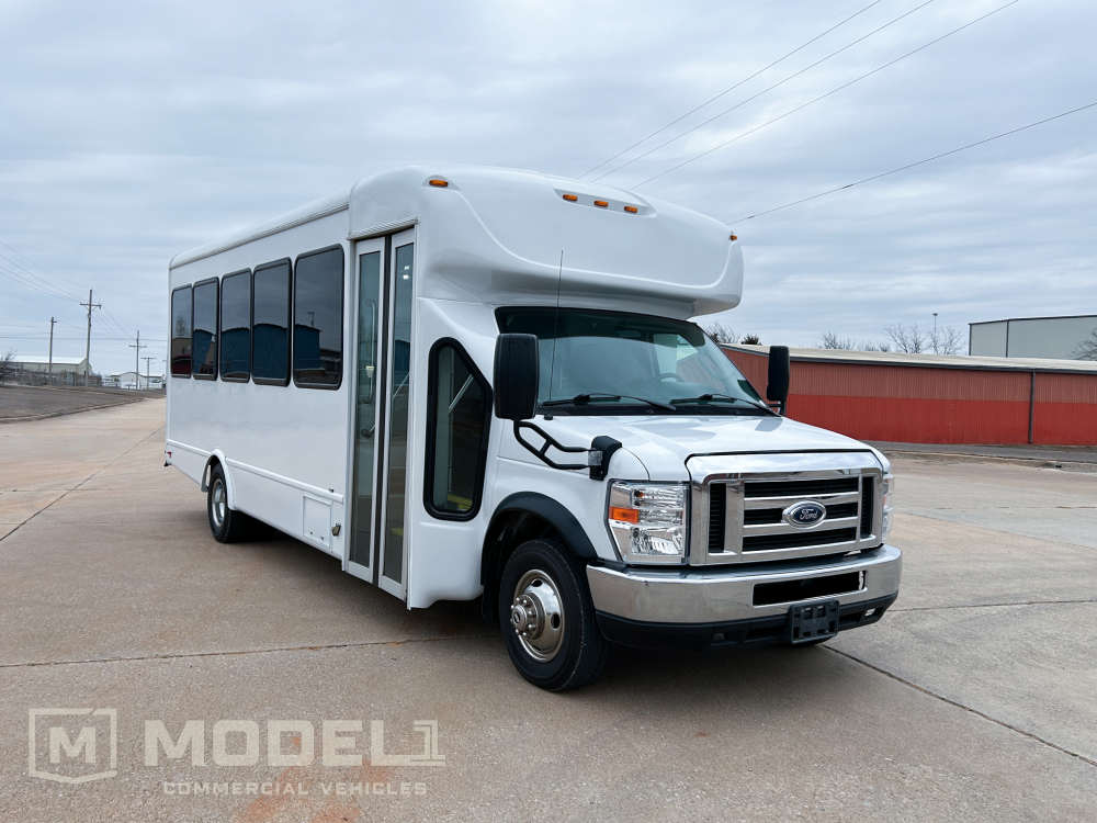 Used 2019 Ford E-450 Shuttle Bus - photo 1