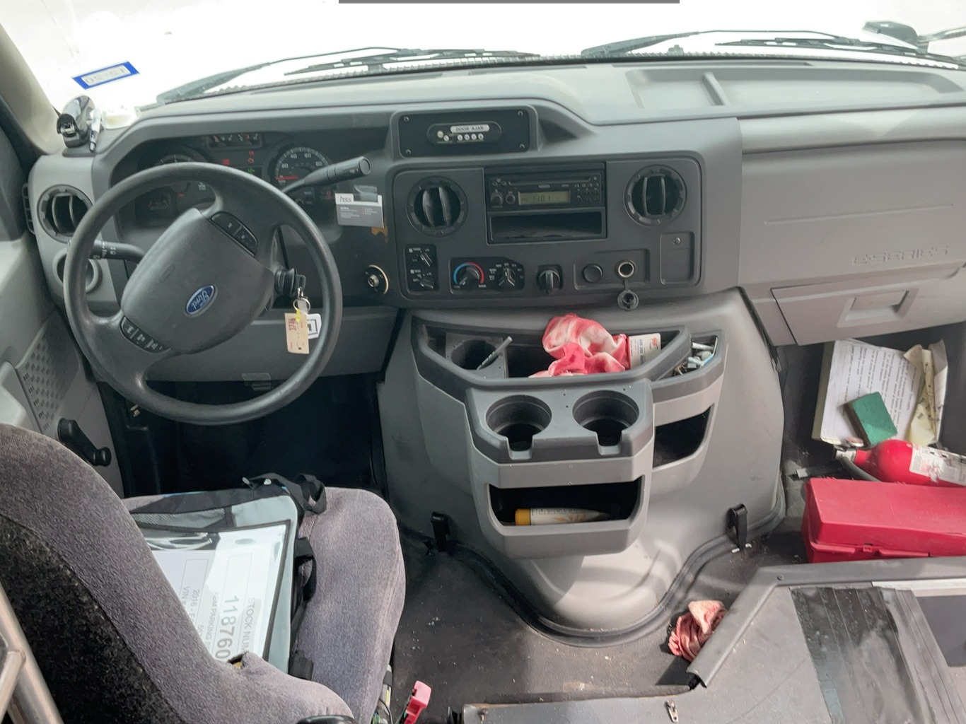 Used 2016 Ford E-450 - photo 5