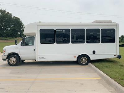 Used 2016 Ford E-450 - photo 2