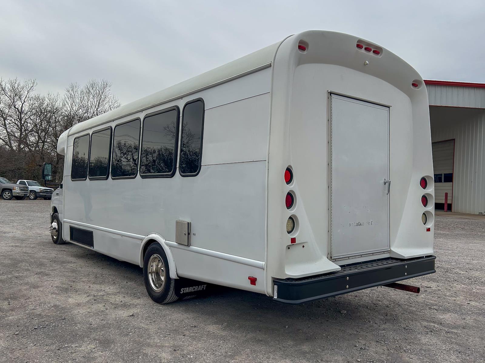 Used 2016 Ford E-450 - photo 2