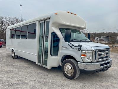 Used 2016 Ford E-450 - photo 1