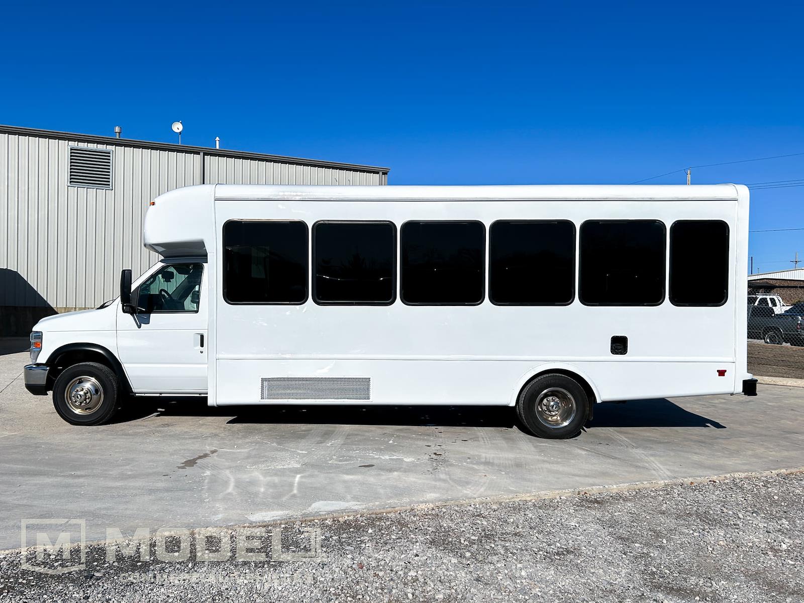 Used 2021 Ford E-450 - photo 10