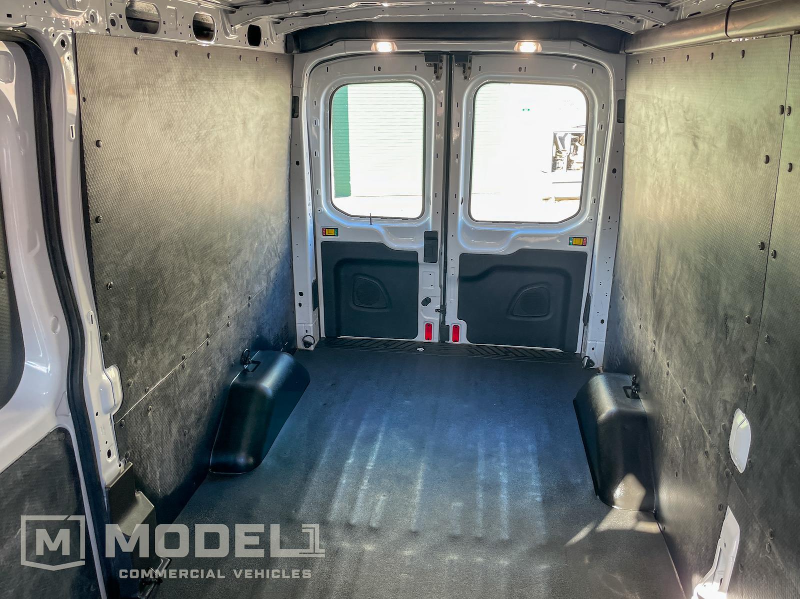 Used 2019 Ford Transit 250 - photo 5