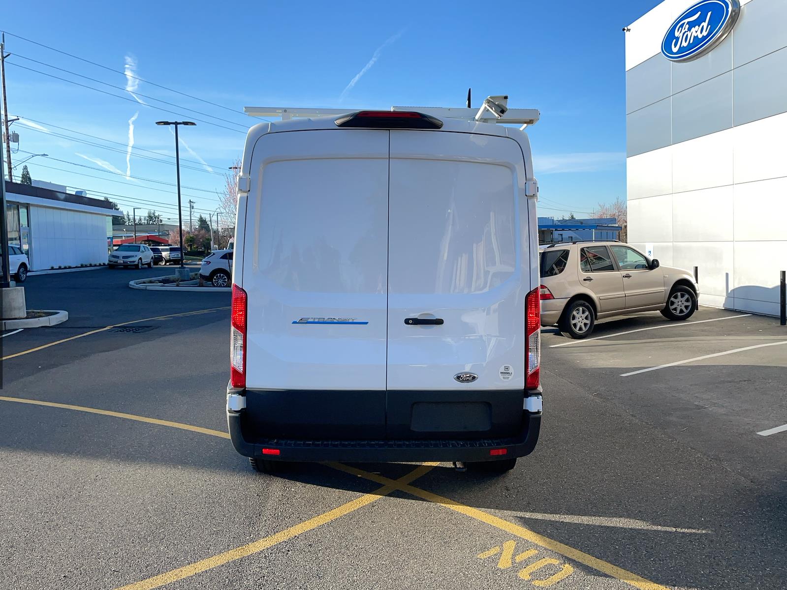 New 2023 Ford E-Transit 350 - photo 2
