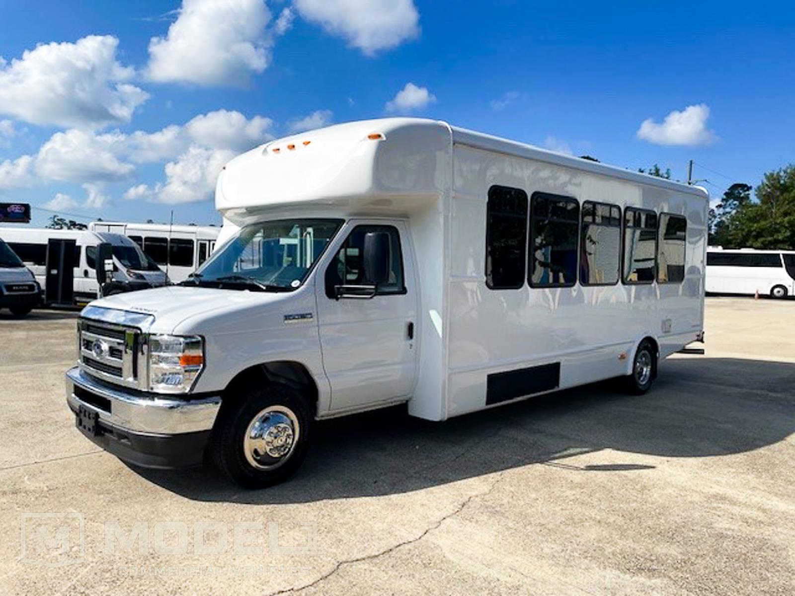 New 2025 Ford E-450 - photo 12