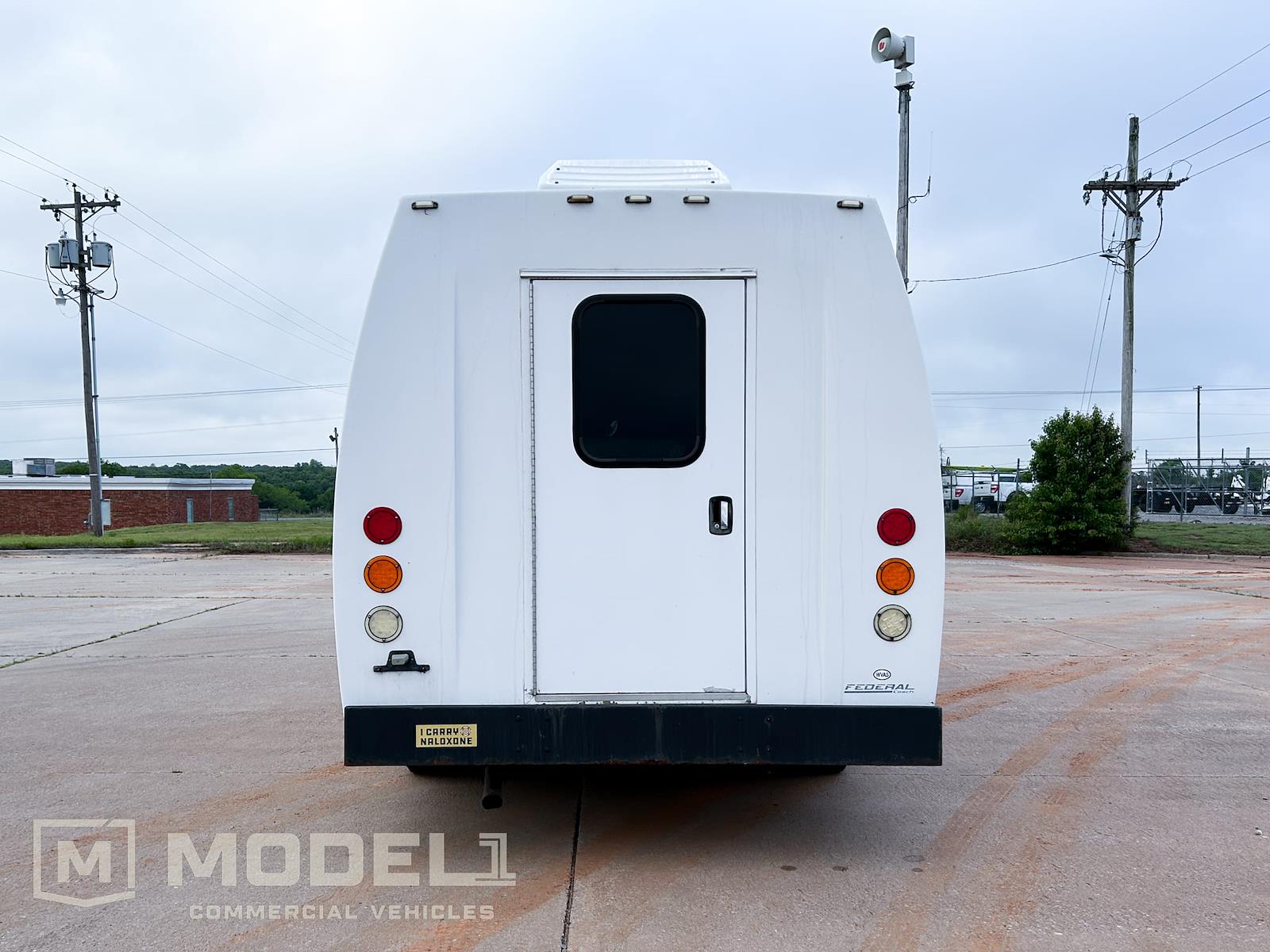 Used 2012 Ford E-350 - photo 8