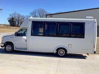 Used 2017 Ford E-350 - photo 2